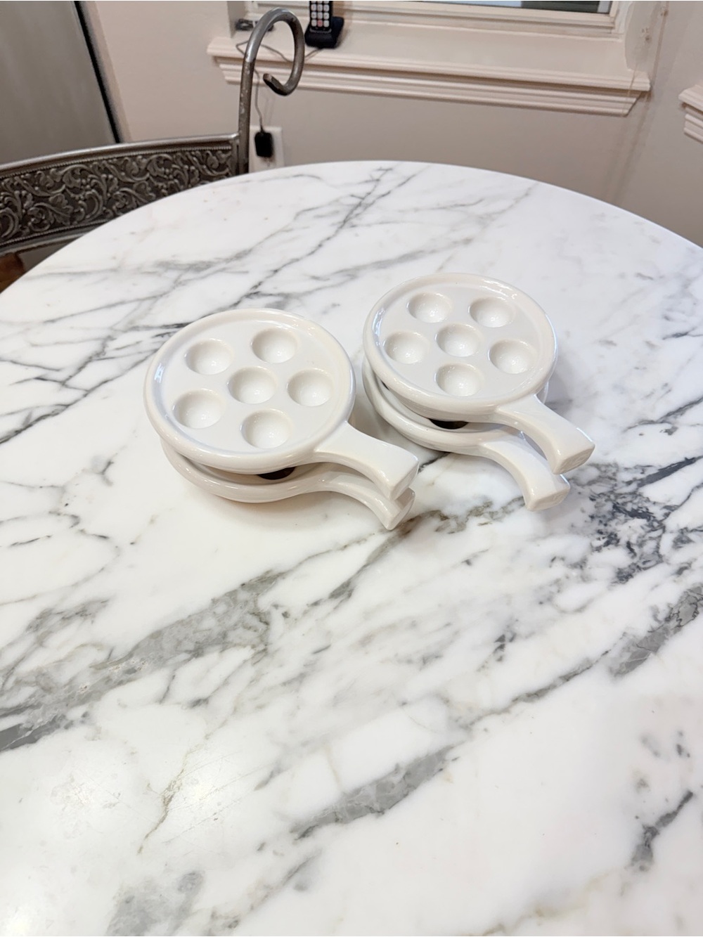 Set of 4 White French Ceramic Escargot Bakers – 6‑Well Vintage Serveware - Picture 5 of 15